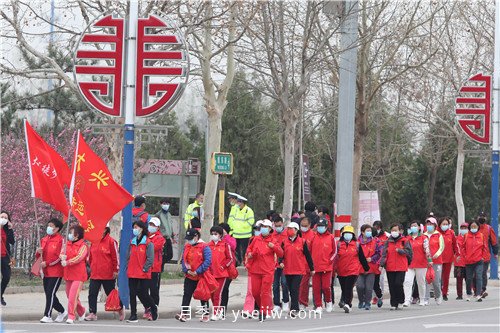 北京大興區(qū)“走進魏善莊 相約月季花開”徒步活動成功舉辦(圖2)